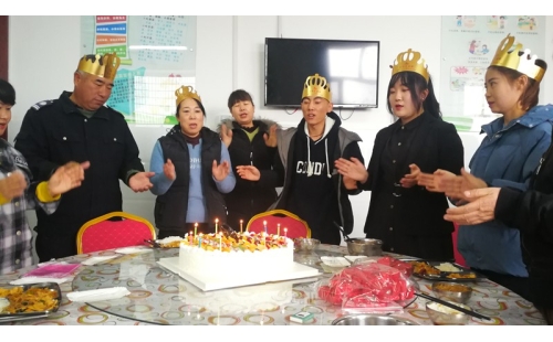 新年新氣象！伊百盛舉辦1月份員工集體生日會(huì)